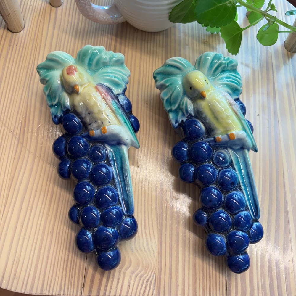 1940s Parrot Wall Pocket Decor with Blue Grapes